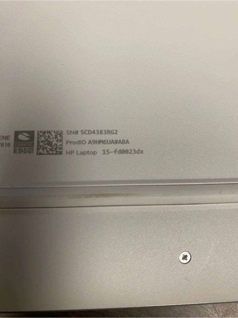 HP Silver Laptop 15 / 8 GB 256 GB with charger